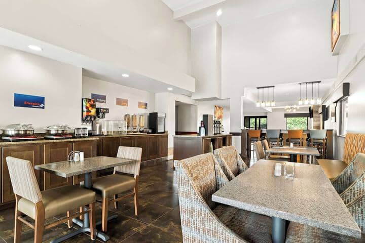 Breakfast area